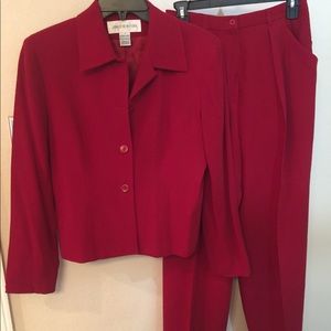 Jones New York wool suit w/cuffed slacks, sz 8